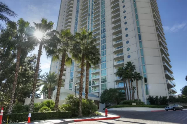 MLS: 2103034 Condo For Sale