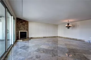 Photo #5: 2103034 Listing