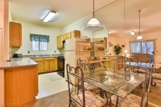 Photo #5: 2103036 Listing