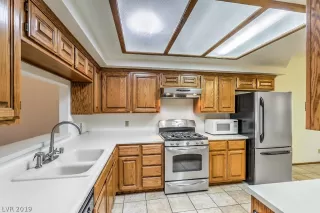 Photo #3: 2103070 Listing