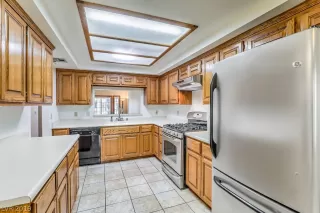 Photo #4: 2103070 Listing