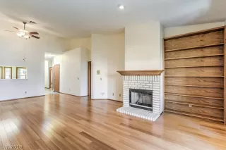 Photo #6: 2103070 Listing