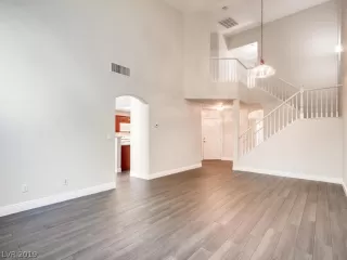 Photo #4: 2103089 Listing