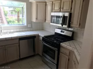 Photo #3: 2103091 Listing 