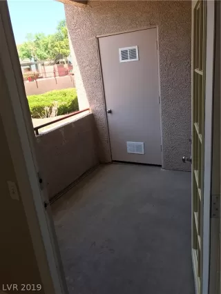 Photo #5: 2103091 Listing 