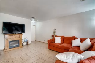 Photo #6: 2103095 Listing 