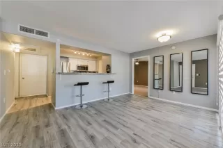 Photo #1: 2103098 Listing 