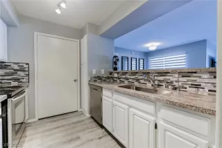 Photo #6: 2103098 Listing 