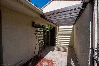 Photo #3: 2103239 Listing 