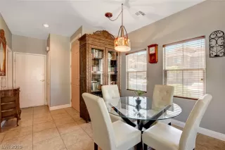 Photo #4: 2103261 Listing 