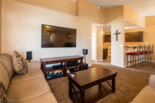 Photo #5: 2103311 Listing