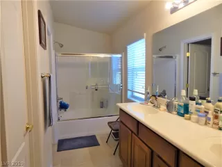 Photo #6: 2103318 Listing