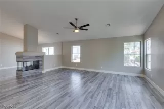 Photo #4: 2103339 Listing 