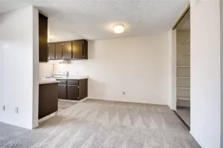 Photo #2: 2103341 Listing