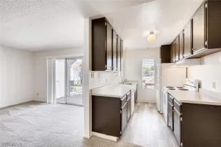 Photo #3: 2103341 Listing