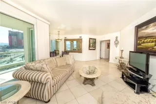 Photo #1: 2103367 Listing 