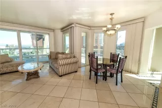 Photo #2: 2103367 Listing 