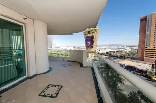 Photo #3: 2103367 Listing 