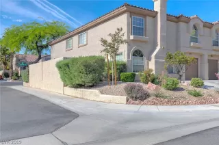 Photo #1: 2103371 Listing