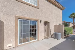 Photo #3: 2103371 Listing