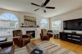 Photo #6: 2103371 Listing