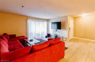 Photo #2: 2103409 Listing 