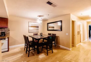 Photo #3: 2103409 Listing 