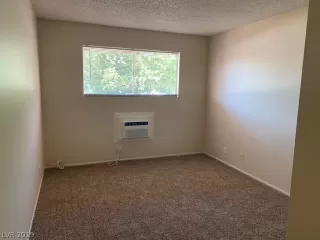 Photo #5: 2103449 Listing 