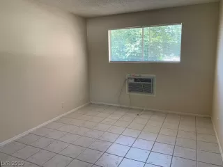 Photo #3: 2103476 Listing 