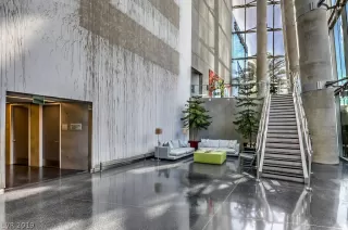 Photo #3: 2103503 Listing