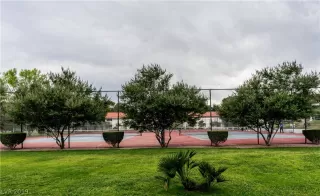 Photo #3: 2103508 Listing