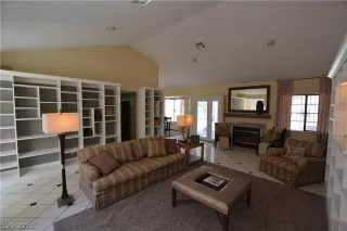 Photo #3: 2103510 Listing