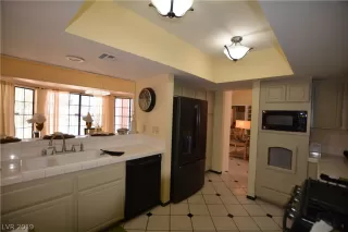 Photo #5: 2103510 Listing