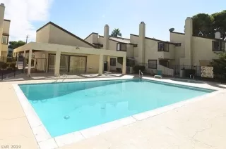 Photo #5: 2103542 Listing