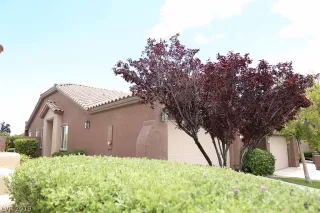 Photo #1: 2103557 Listing 