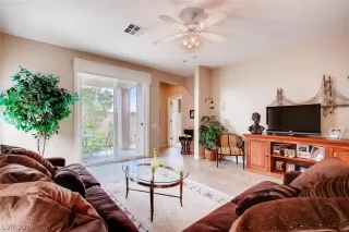 Photo #5: 2103557 Listing 