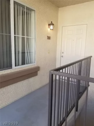 Photo #3: 2103581 Listing