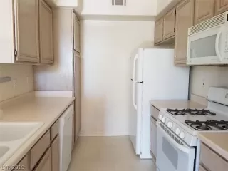 Photo #6: 2103581 Listing