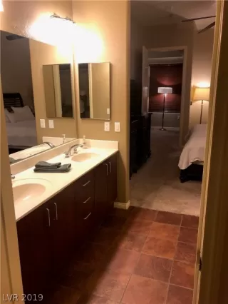 Photo #1: 2103602 Listing 