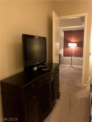 Photo #5: 2103602 Listing 