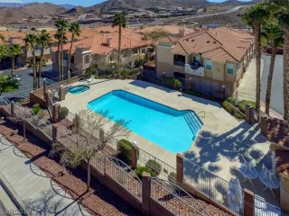 Photo #5: 2103604 Listing 