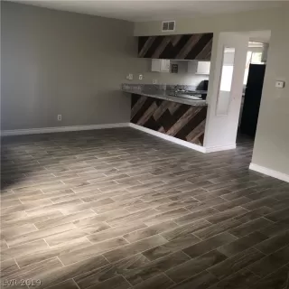 Photo #3: 2103673 Listing 