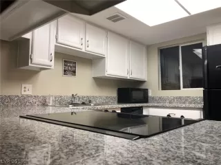 Photo #4: 2103673 Listing 