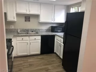 Photo #6: 2103673 Listing 