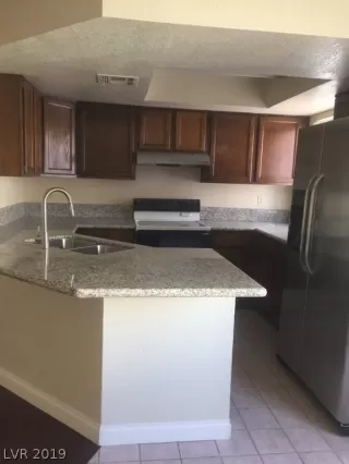 Photo #4: 2103691 Listing 