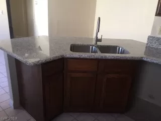 Photo #6: 2103691 Listing 