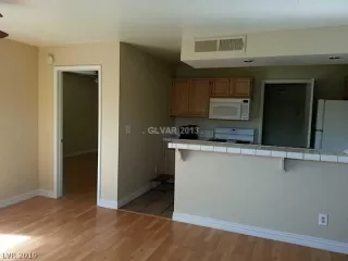 Photo #6: 2103694 Listing 