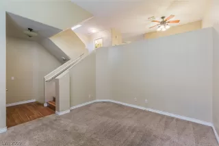 Photo #4: 2103698 Listing