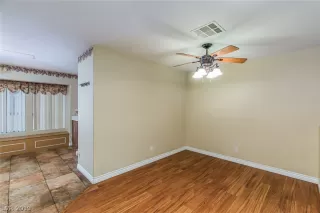 Photo #5: 2103698 Listing