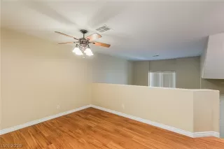 Photo #6: 2103698 Listing